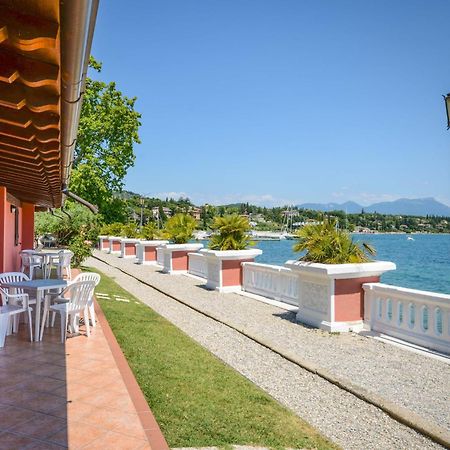 Villa Garuti Village Паденге-суль-Гарда Екстер'єр фото