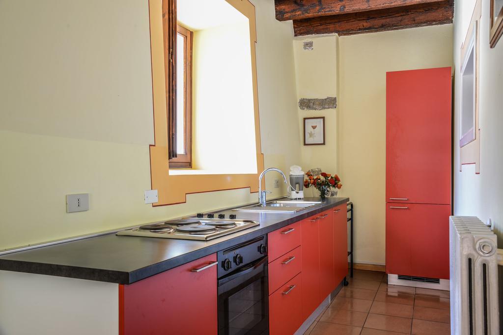 Villa Garuti Village Паденге-суль-Гарда Номер фото