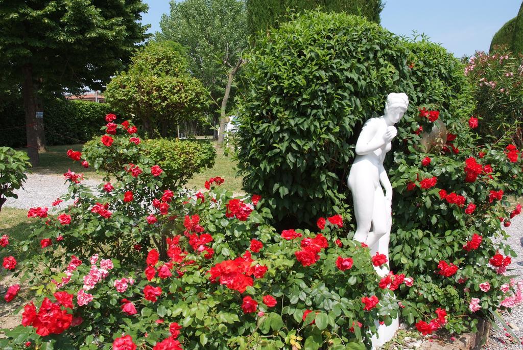 Villa Garuti Village Паденге-суль-Гарда Екстер'єр фото