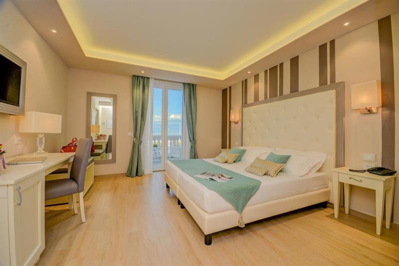 Villa Garuti Village Паденге-суль-Гарда Екстер'єр фото
